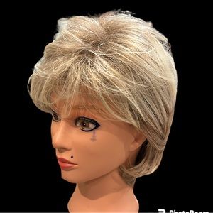 Fashion Wigs short blonde and light brown